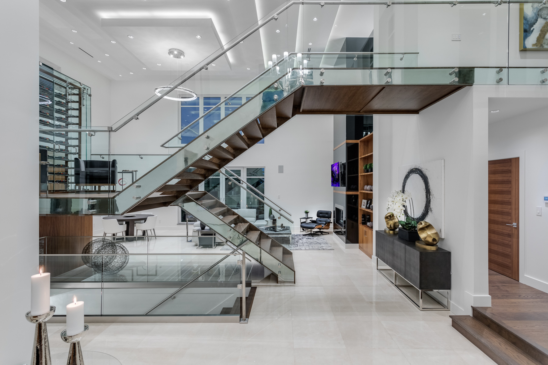 595 King Georges Way